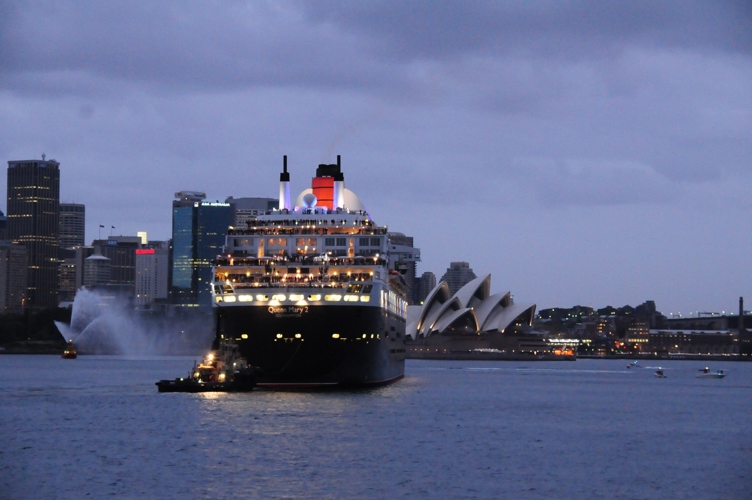 QM2 Sydney Harbour at dawn