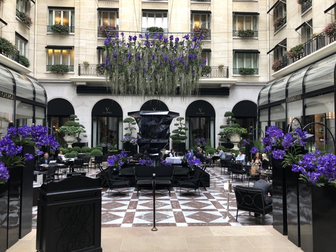 Four Seasons Paris has the best flowers I love this hotel 