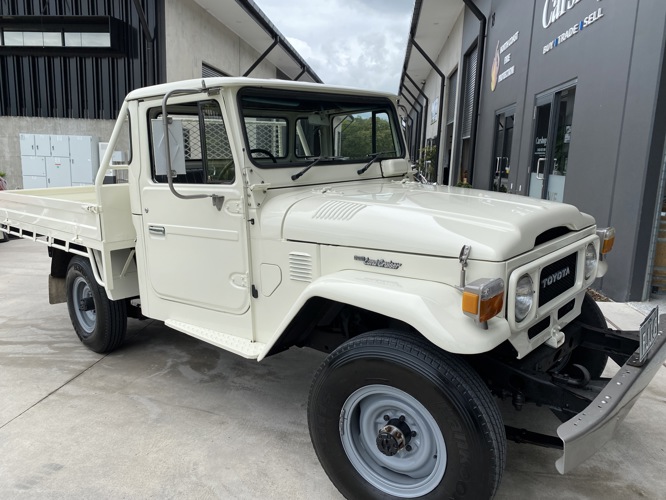 FJ 45 Landcruiser fully restored! 