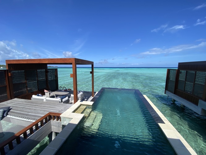 Over Water bungalow Four Seasons Kuda Hurra